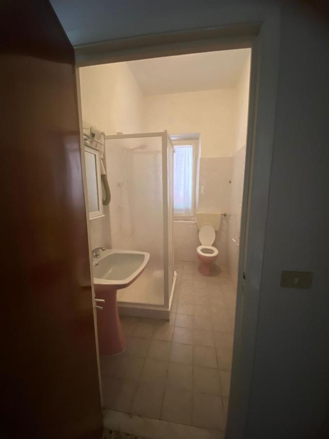 Hotel Sole مارينا دي ماسا المظهر الخارجي الصورة