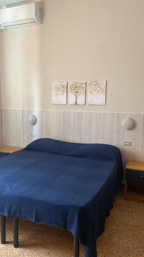 Hotel Sole مارينا دي ماسا المظهر الخارجي الصورة