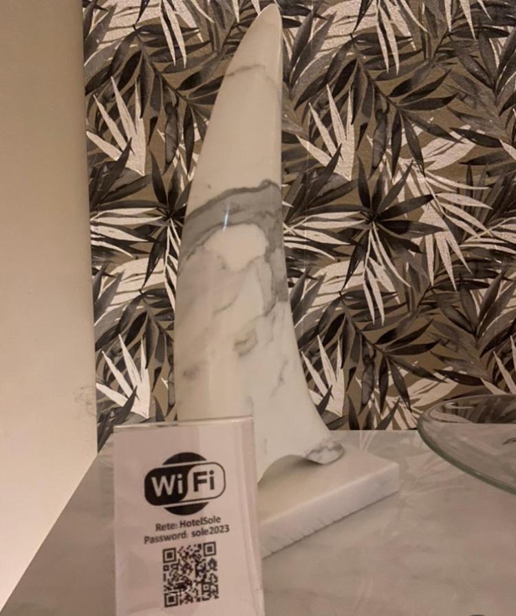 Hotel Sole مارينا دي ماسا المظهر الخارجي الصورة